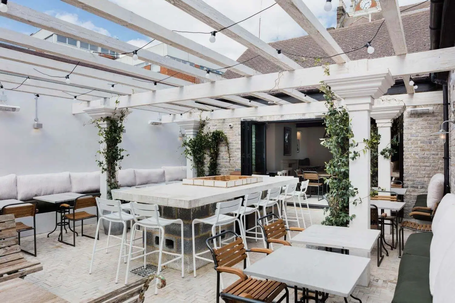 Restaurant Terrace Seating
